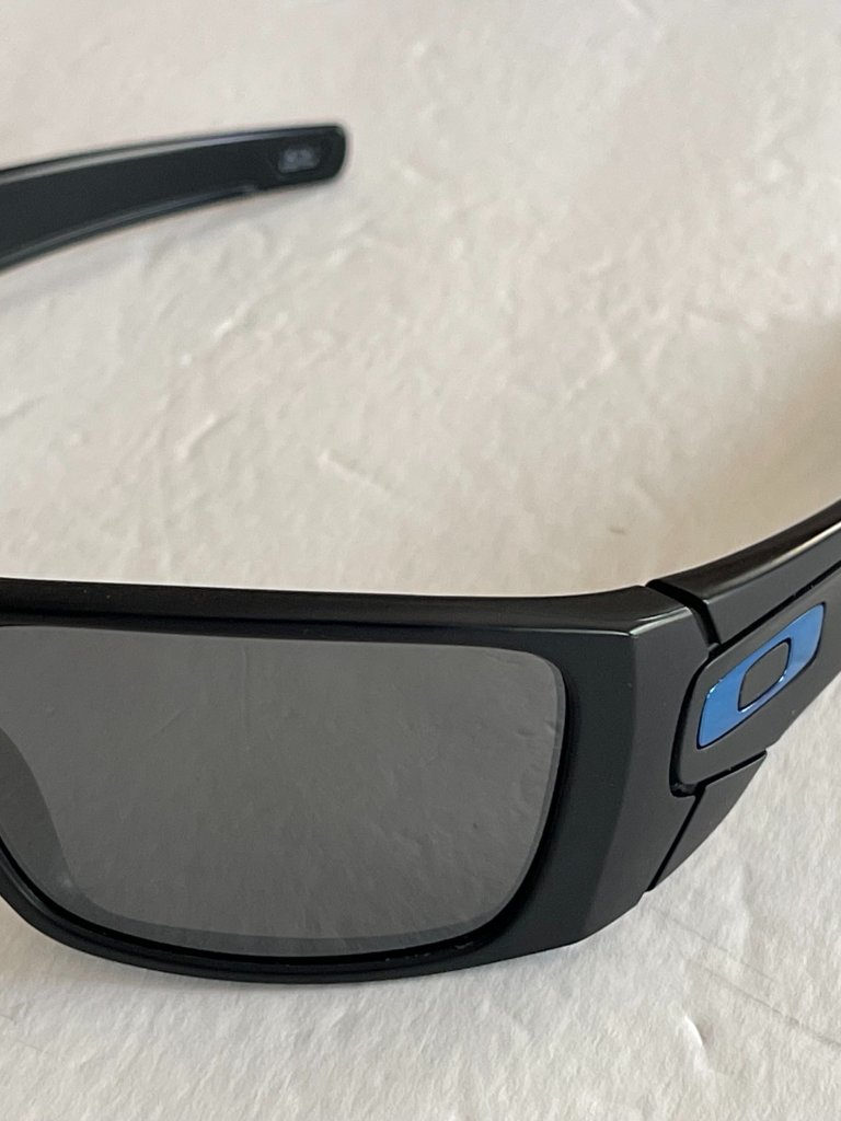 Oakley Fuel Cell Sunglasses W/Case